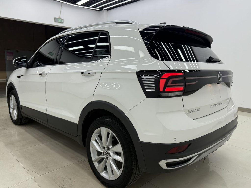 Volkswagen T-Cross 2021 1,5 л, автоматическая коробка передач, версия Comfort Edition - Huishida Trading