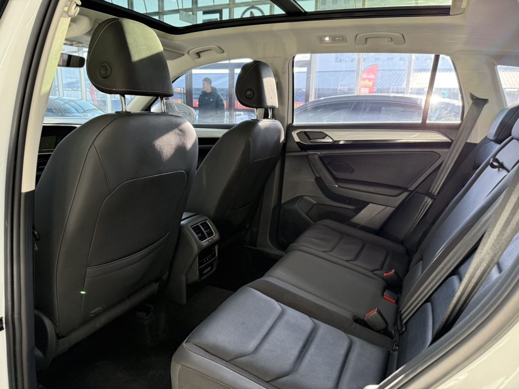 Volkswagen TAYRON 2022 280TSI с двухколесным приводом, версия Luxury Smart Connect - Huishida Trading