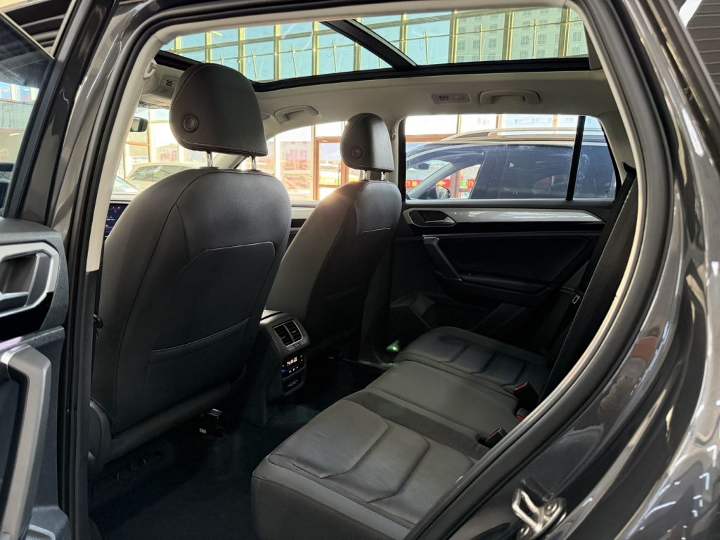 Volkswagen TAYRON 2022 280TSI с двухколесным приводом, версия Luxury Smart Connect - Huishida Trading