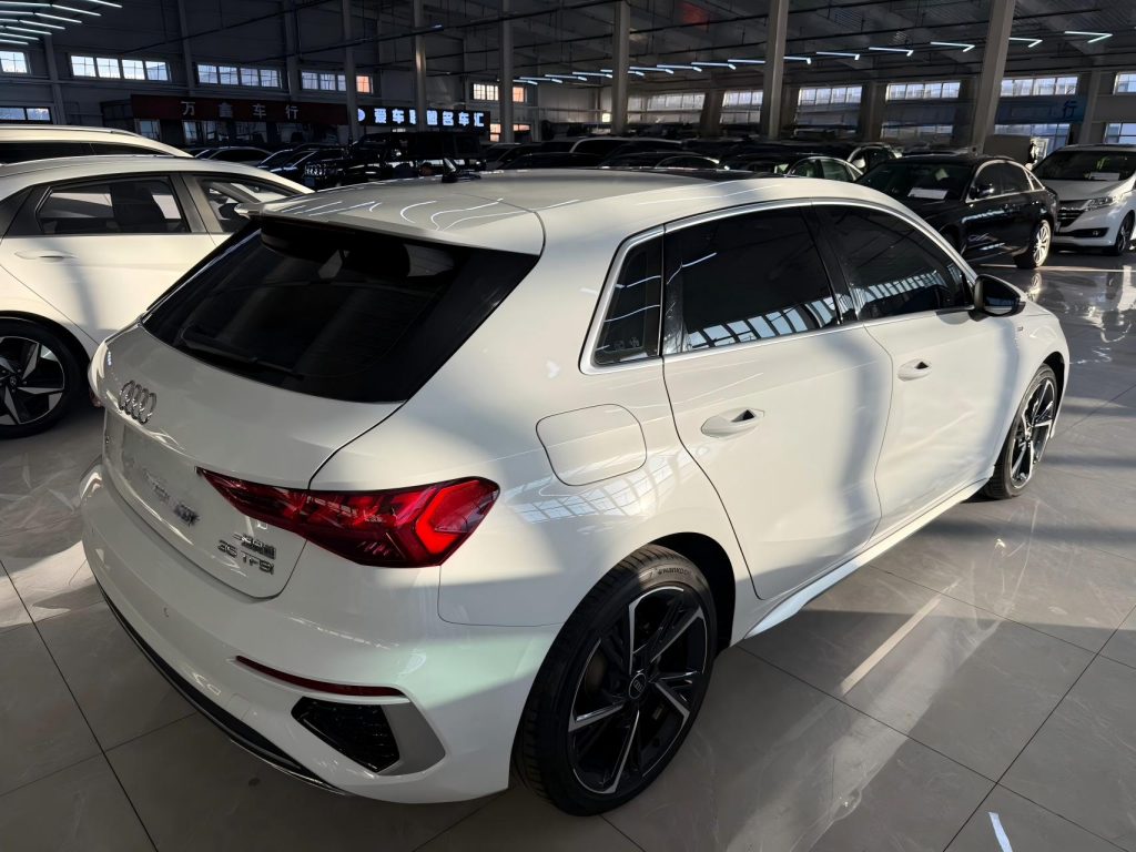 Audi A3 2023 Sportback 35 TFSI Sport - Huishida Trading
