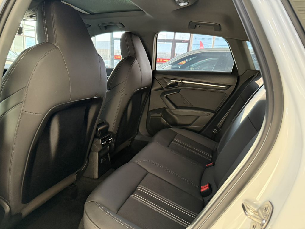 Audi A3 2023 Sportback 35 TFSI Sport - Huishida Trading