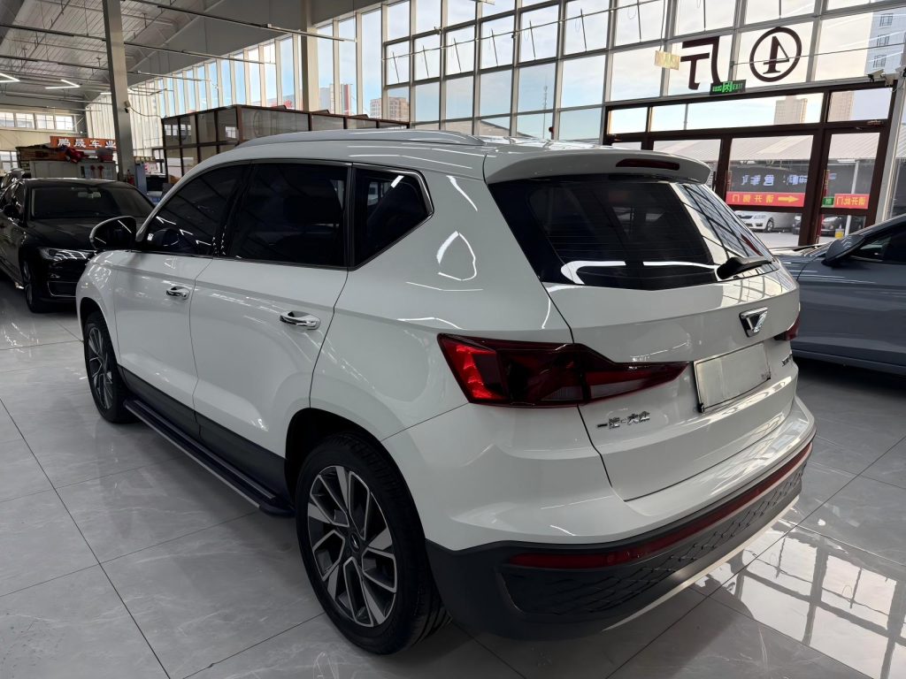 Jetta VS5 2022 Модель 280TSI Автоматическая коробка передач High-Gloss Glory Edition - Huishida Trading