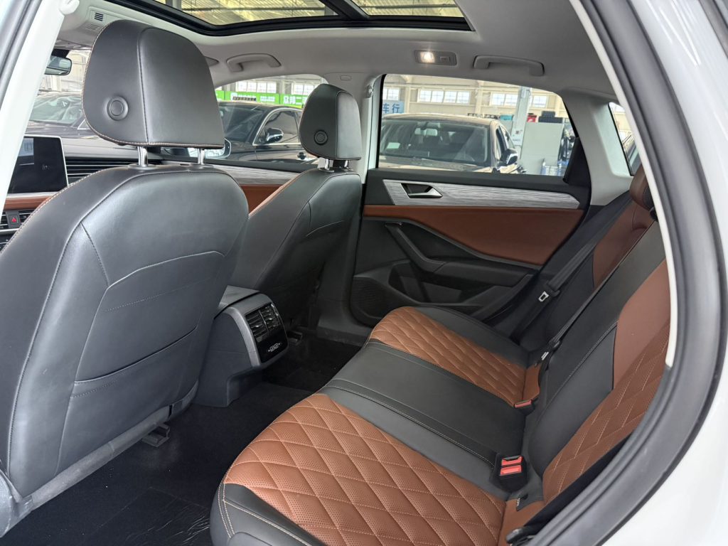 Volkswagen Sagitar 2023 1.4TSI 280TSI Superior Plus Edition с автоматической коробкой передач - Huishida Trading