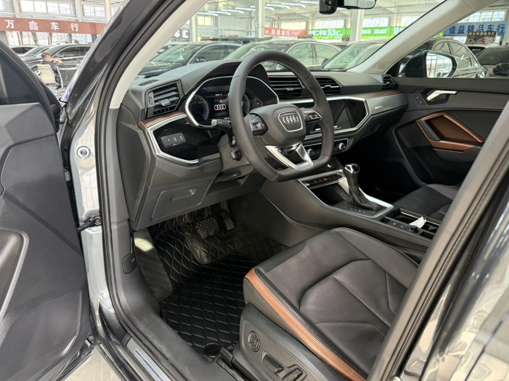 Audi 2021 Q3 1.4TFSI 35TFSI Sportline Automatic - Huishida Trading