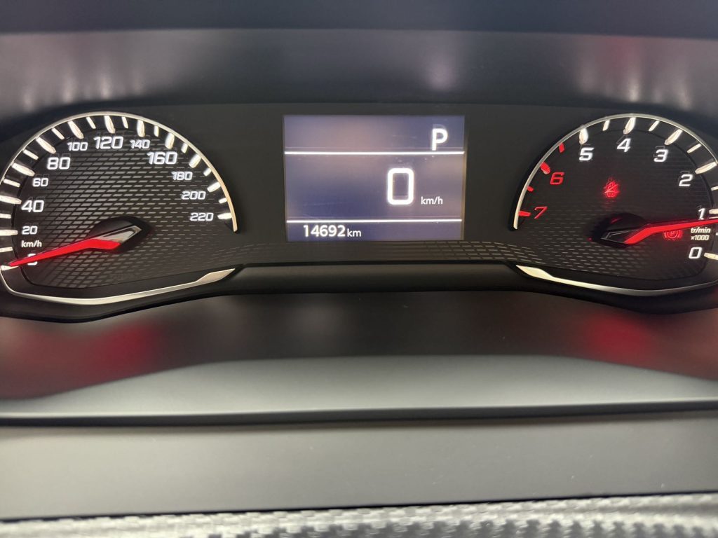 Peugeot 2008 2022 Модель 230THP THE ONE - Huishida Trading