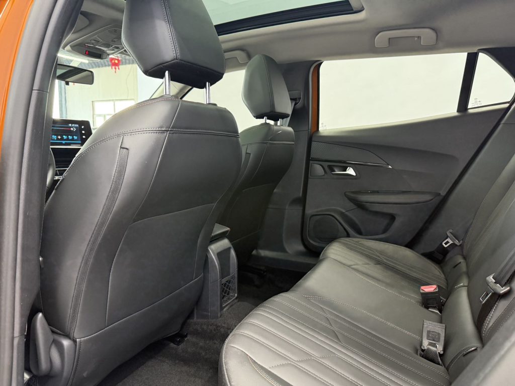 Peugeot 2008 2022 Модель 230THP THE ONE - Huishida Trading