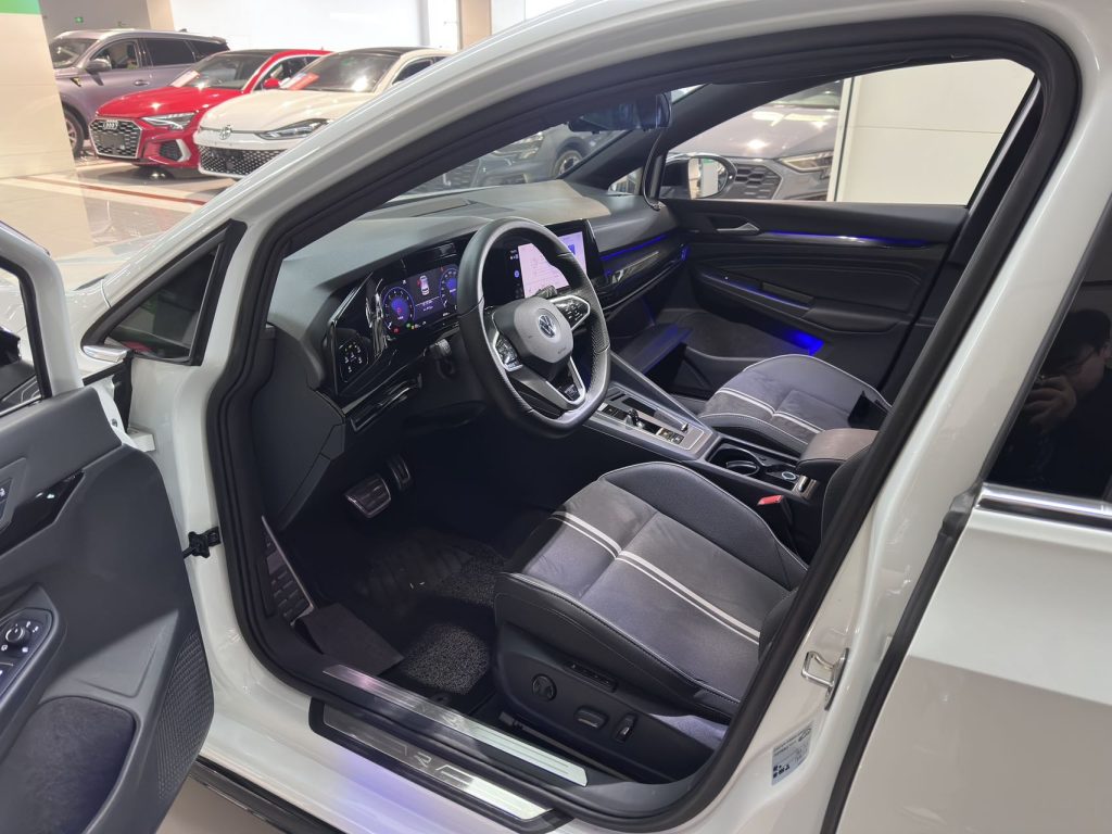 Volkswagen Golf 2023 280TSI DSG R-Line Lite - Huishida Trading