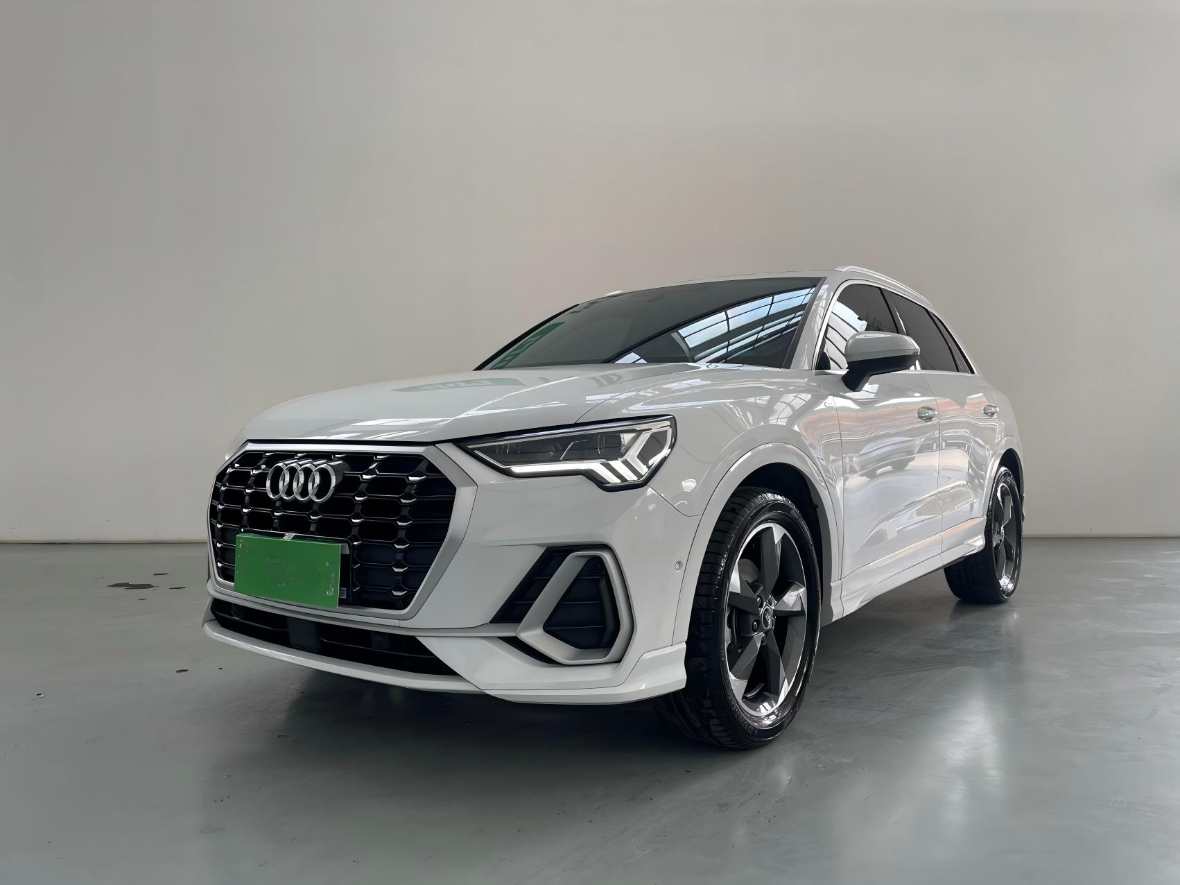 Audi Q3 2022 года  35 TFSI Sportline