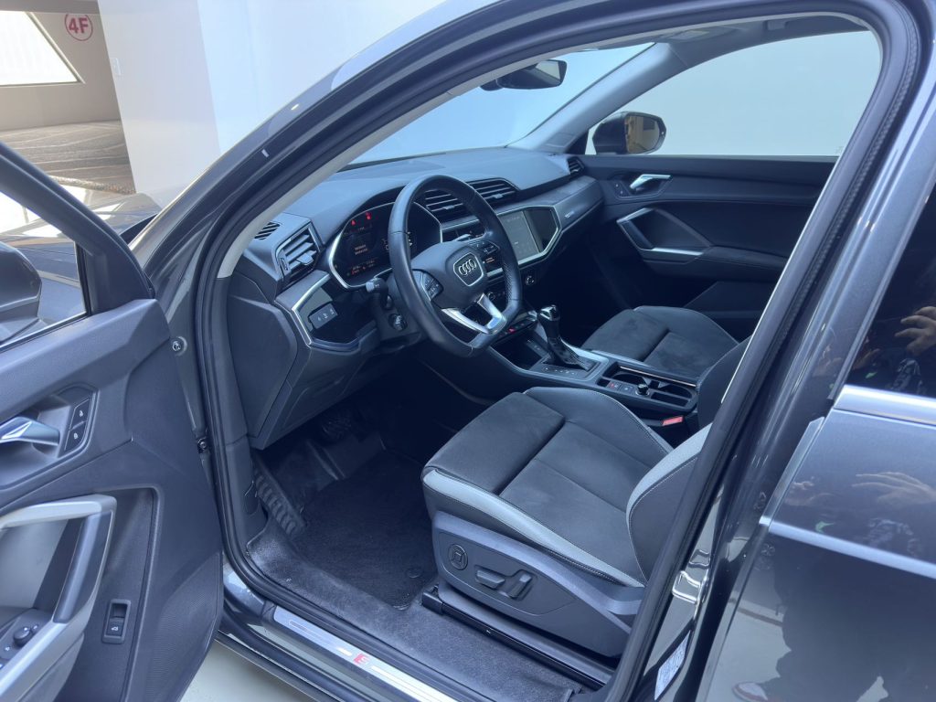 Audi Q3 2022 35 TFSI Sportline National VI - Huishida Trading