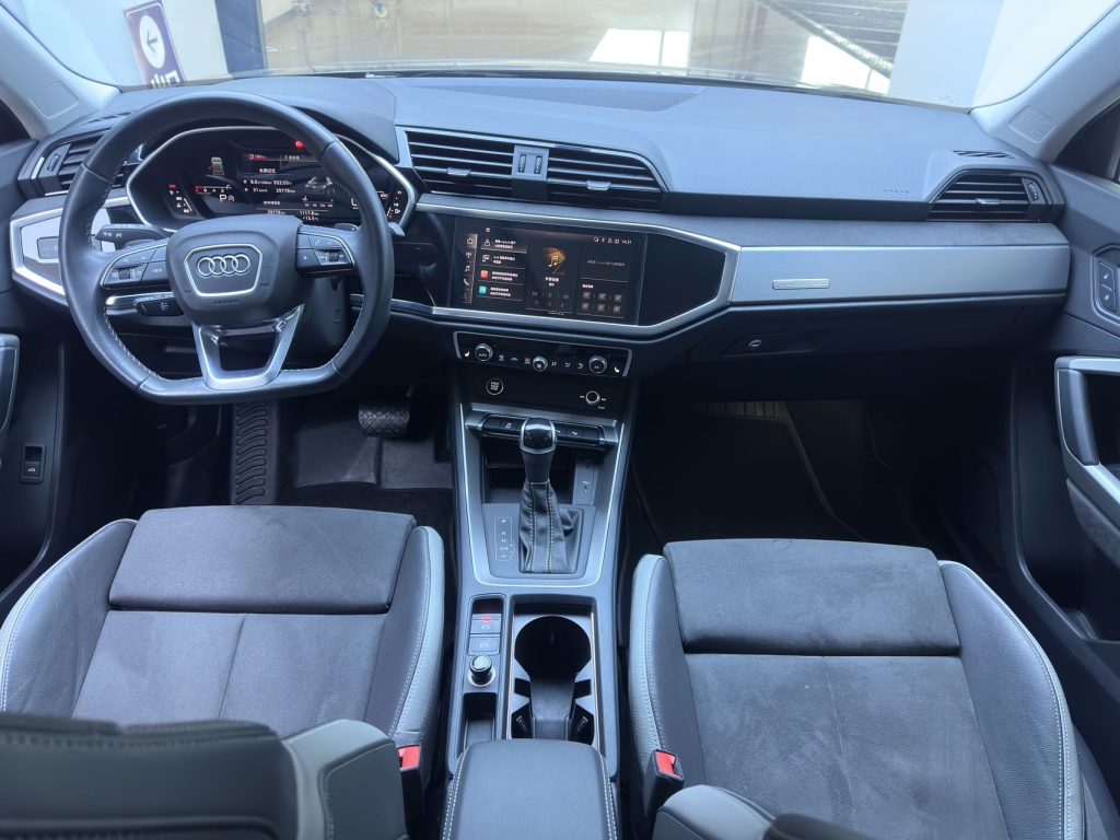 Audi Q3 2022 35 TFSI Sportline National VI - Huishida Trading