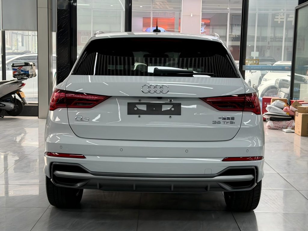 Audi Q3 2023 35 TFSI Sportline (1.4T) - Huishida Trading