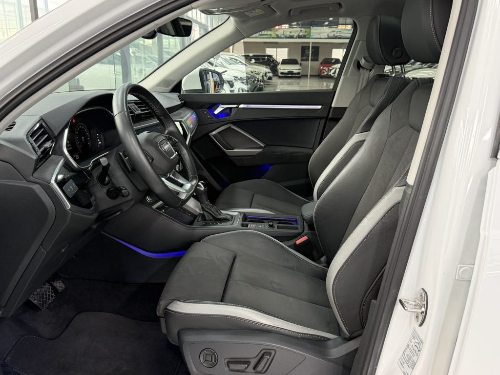 Audi Q3 2023 35 TFSI Sportline (1.4T) - Huishida Trading