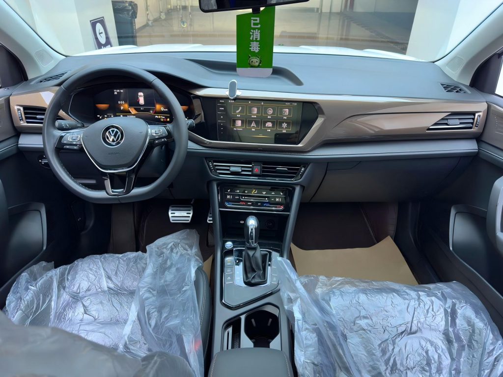 Volkswagen Tharu 2022 года 280TSI Передний привод Luxury Edition - Huishida Trading