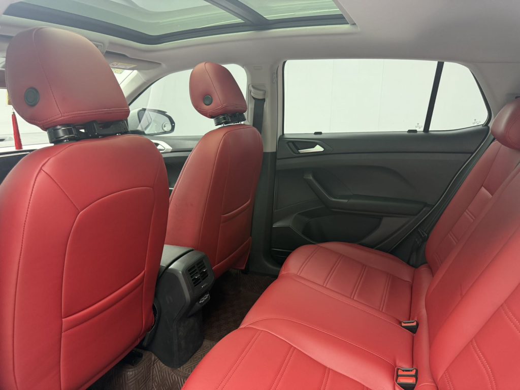 Volkswagen TACQUA 2021 1,5 л Automatic Connect Edition - Huishida Trading