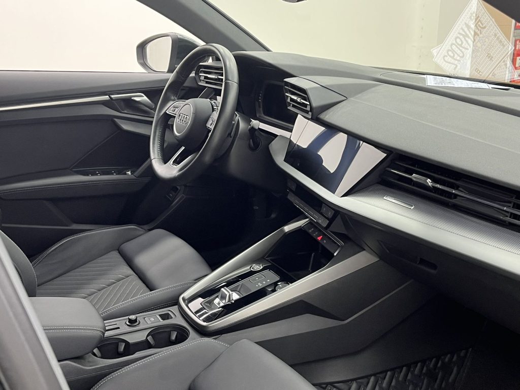 Audi A3 2021 Sportback 35 TFSI Elegance Edition - Huishida Trading