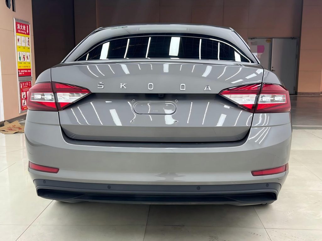 Škoda Octavia 2021 года 1,5 л Comfort Edition - Huishida Trading