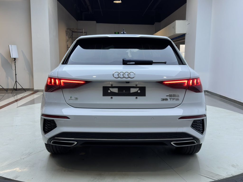 Audi A3 Sportback 2022 Sportback 35 TFSI Luxury Sport Edition - Huishida Trading