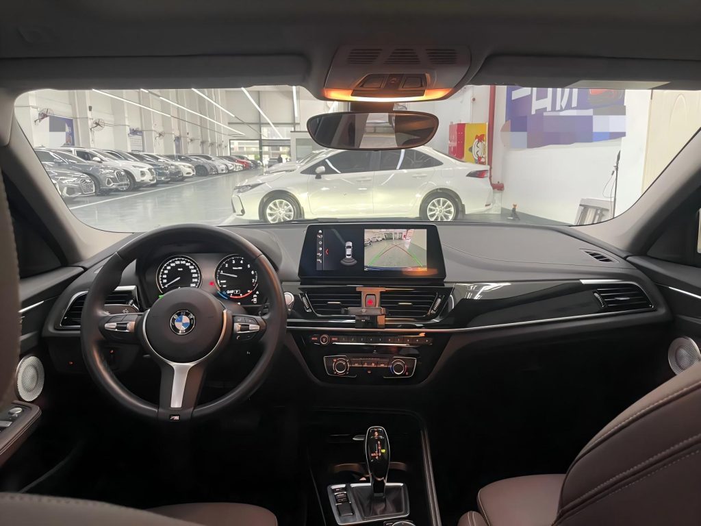 BMW 1 серии 2022 года 120i M Sport Night Edition - Huishida Trading