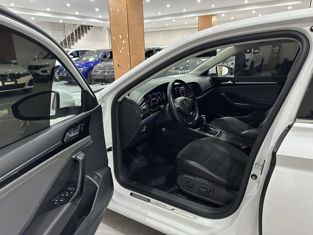 Volkswagen Sagitar 280TSI DGS Luxury Smart Connect - Huishida Trading
