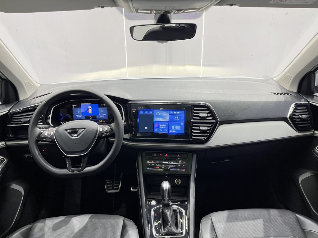 Jetta VS7 2023 Модель 280TSI Автоматическая коробка передач High-Gloss Glory Edition - Huishida Trading