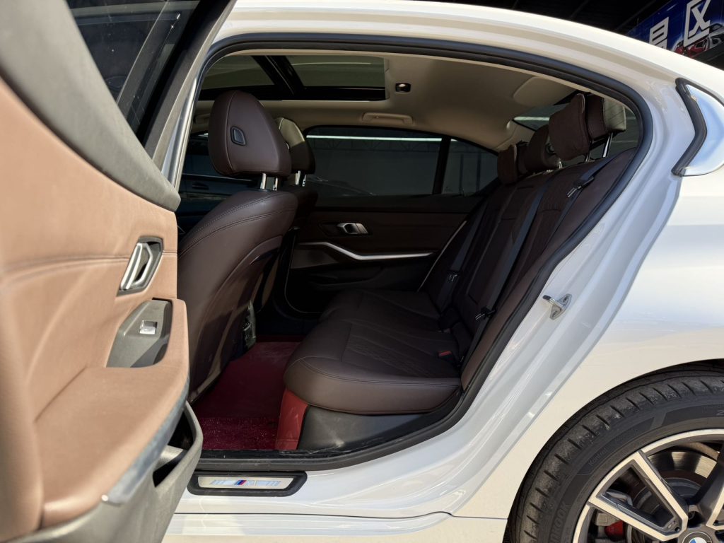 BMW 3 Series 2023 320Li M Sport Package - Huishida Trading