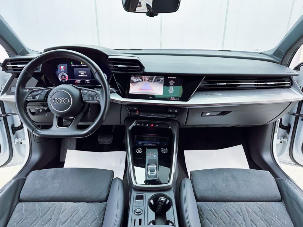 Audi A3 2021 Sportback 35TFSI Luxury Elegance Edition - Huishida Trading