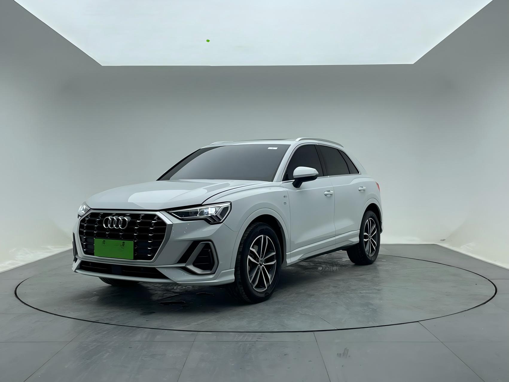 Audi Q3  2022 года  35 TFSI Progressive Dynamic