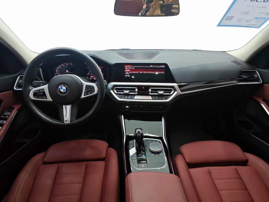 BMW 3 серии 2021 года с обновленным дизайном 320Li M Sport Package - Huishida Trading