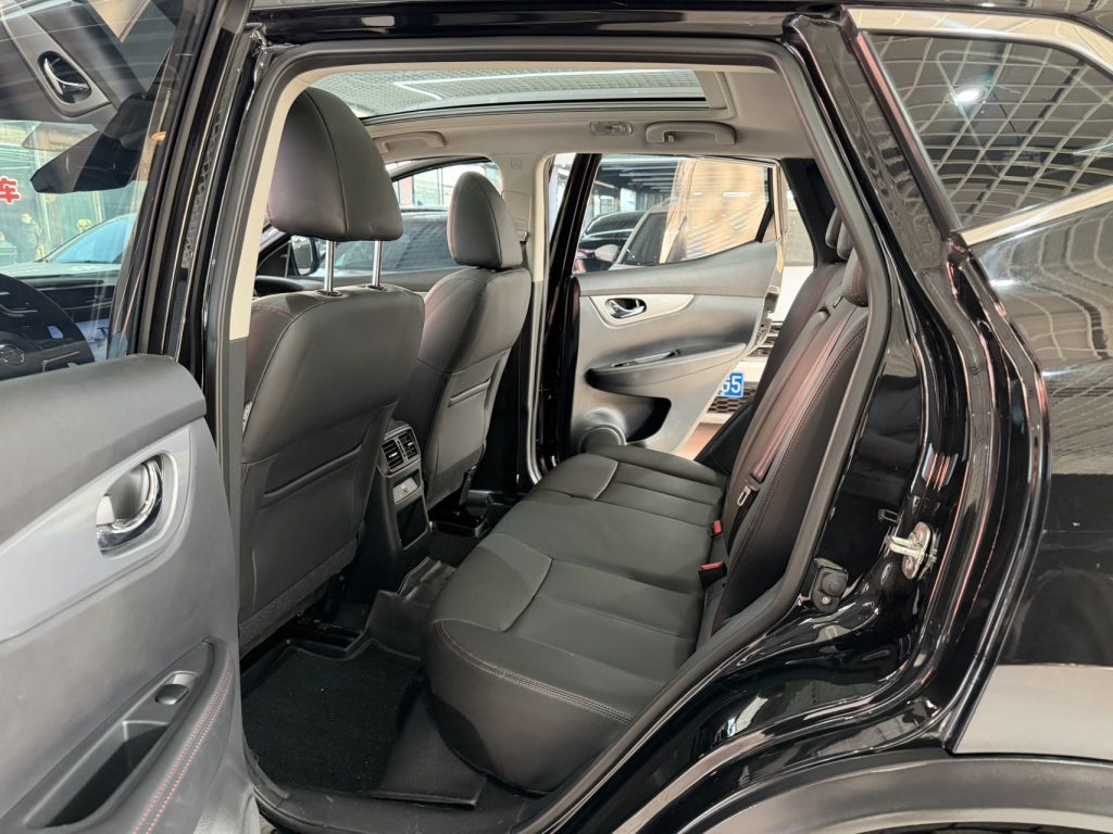 Nissan Qashqai 2022 2.0L CVT XV Premium Pro Luxury Navigation Edition - Huishida Trading