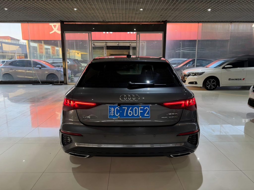 Audi A3 2022 Sportback 35 TFSI Fashion Sport Edition - Huishida Trading