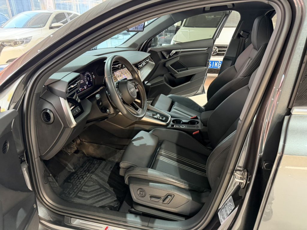 Audi A3 2022 Sportback 35 TFSI Fashion Sport Edition - Huishida Trading