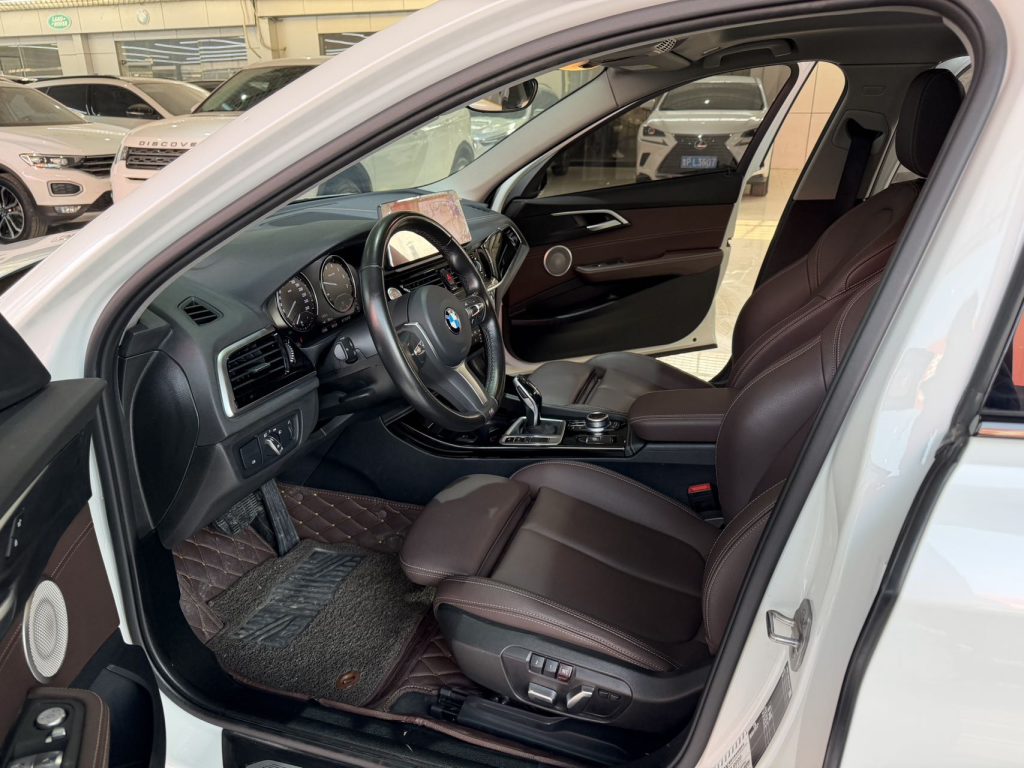 BMW 1 Series 2021 Facelift 120i M Sport Night Edition - Huishida Trading