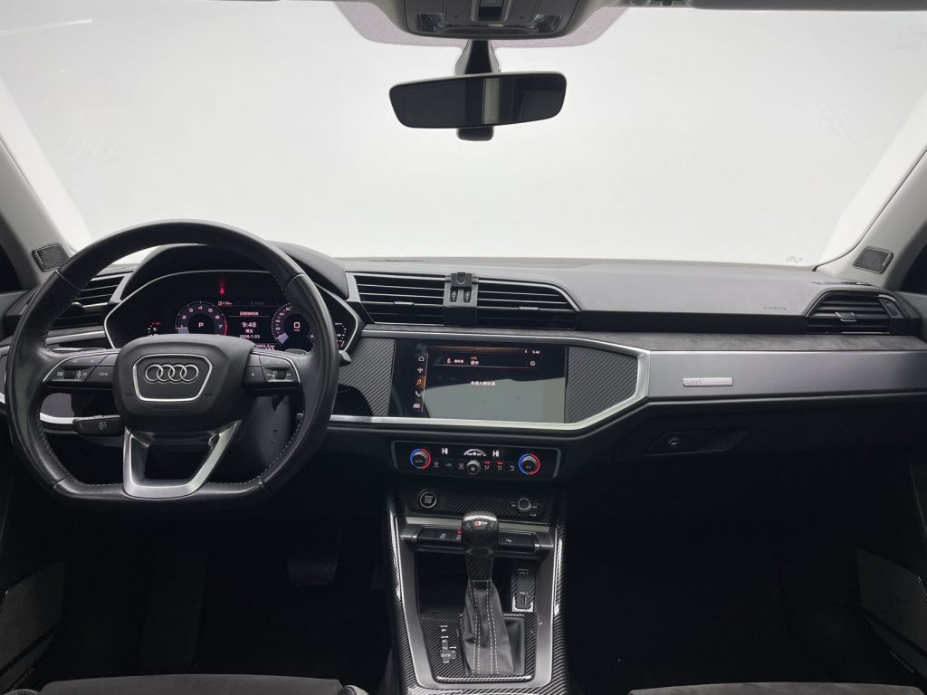 Audi Q3 2021 года 35 TFSI Sportline - Huishida Trading