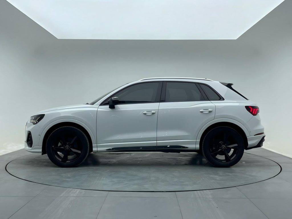 Audi Q3 2021 года 35 TFSI Sportline - Huishida Trading