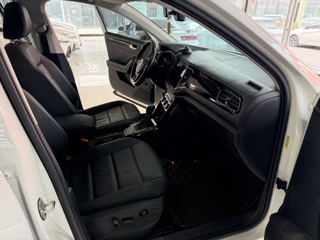 Volkswagen T-ROC 2022 280TSI DSG 2WD Comfort PLUS - Huishida Trading