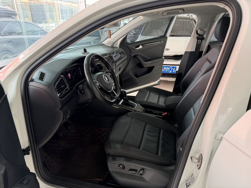 Volkswagen T-ROC 2022 280TSI DSG 2WD Comfort PLUS - Huishida Trading