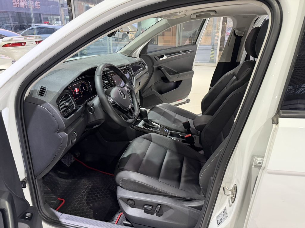 Volkswagen T-Roc 2022 280TSI DSG 2WD Comfort PLUS - Huishida Trading