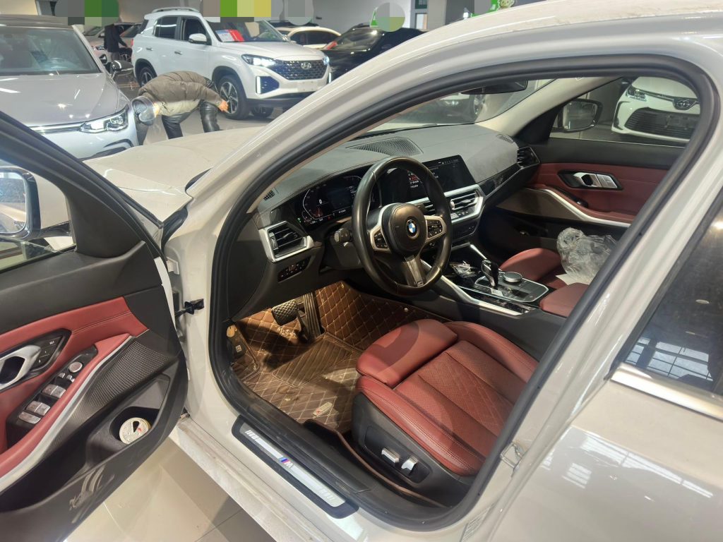 BMW 3 сери 2022 320Li M Sport Package - Huishida Trading