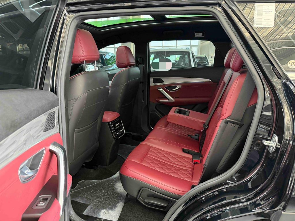 Jetour X70 PLUS 2023 Модель 1.5T DCT Brave PLUS 7-местный - Huishida Trading