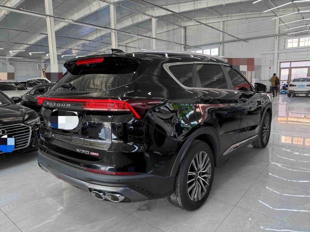 Jetour X70 PLUS 2023 Модель 1.5T DCT Brave PLUS 7-местный - Huishida Trading