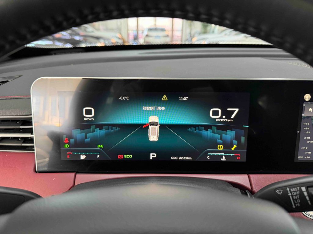 Jetour X70 PLUS 2023 Модель 1.5T DCT Brave PLUS 7-местный - Huishida Trading