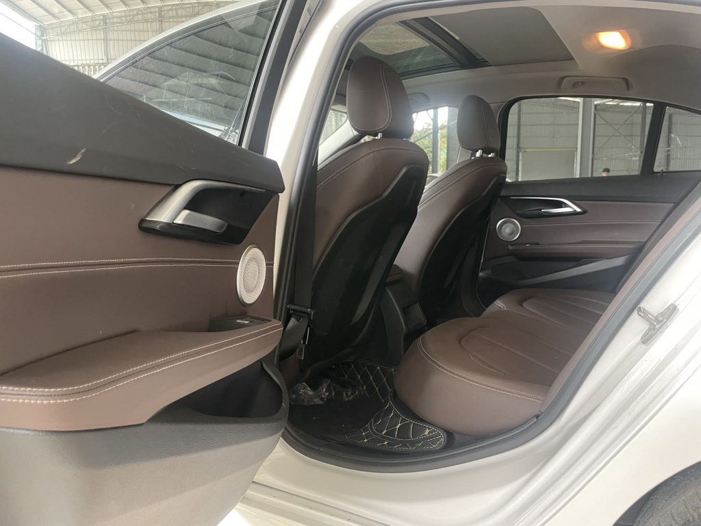 BMW 1 серии 2022 120i M Sport Night Edition - Huishida Trading