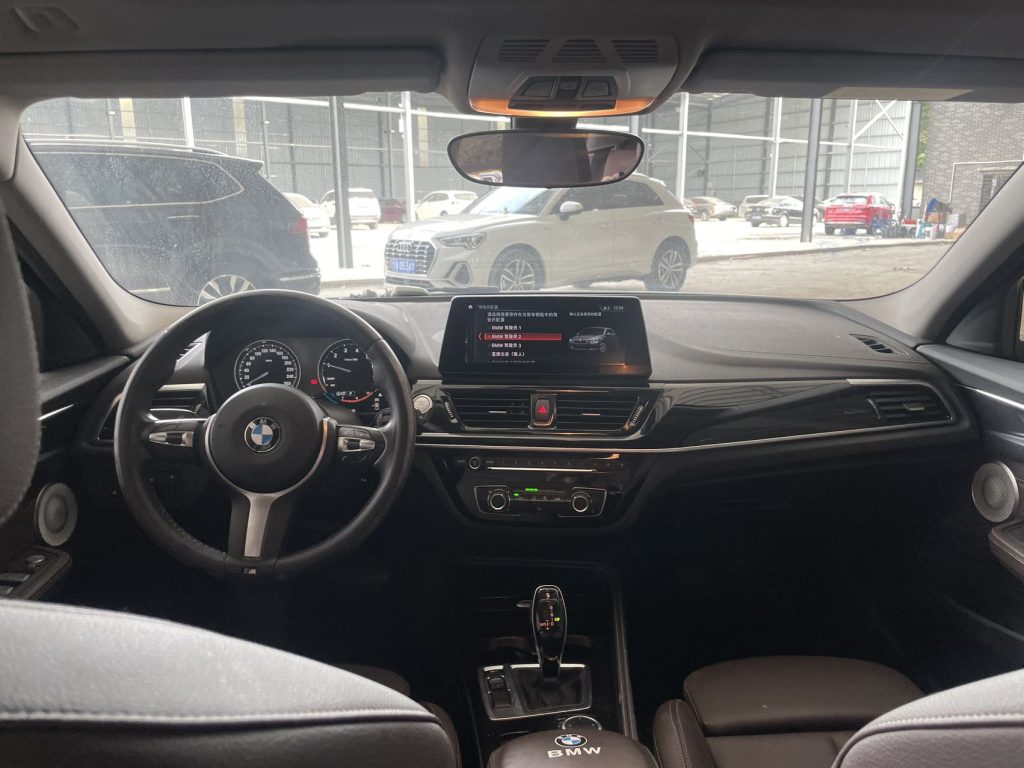 BMW 1 серии 2022 120i M Sport Night Edition - Huishida Trading