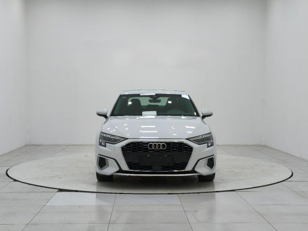 Audi A3 2021 года A3L Limousine 35 TFSI Комплектация Ambition Elegance - Huishida Trading