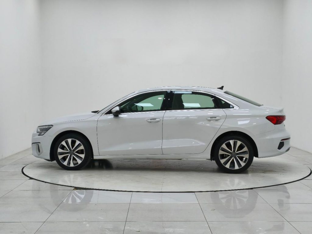 Audi A3 2021 года A3L Limousine 35 TFSI Комплектация Ambition Elegance - Huishida Trading