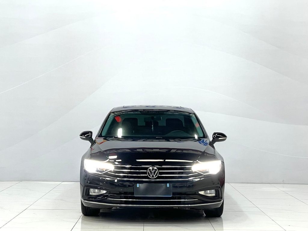 Volkswagen Magotan 2023 Модель 2-миллионная юбилейная серия 280TSI DSG Comfort - Huishida Trading