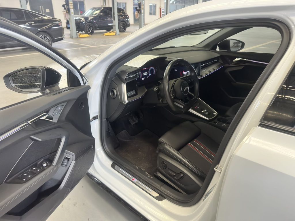 Audi A3 A3L Limousine 2021 года 35 TFSI Sportline - Huishida Trading