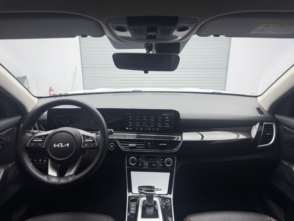 Kia Seltos 2023 1,5 л CVT Luxury Edition - Huishida Trading