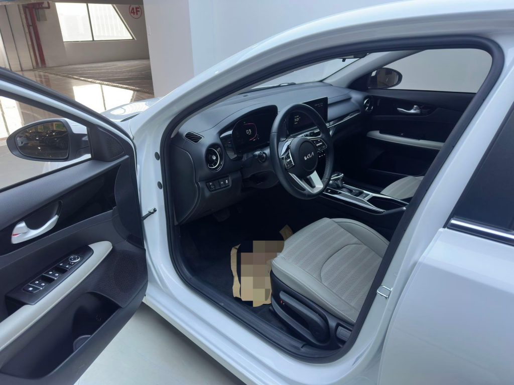 Kia K3 2023 1.5L CVT Luxury Edition - Huishida Trading