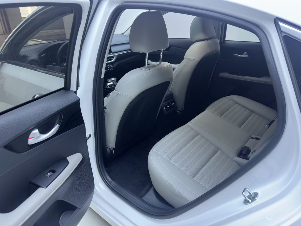 Kia K3 2023 1.5L CVT Luxury Edition - Huishida Trading